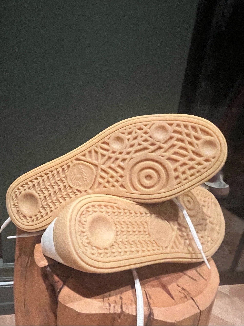 adidas Spezial White with Gum Sole - Picture 4 of 4